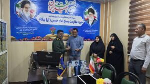 دیدار بخشدار و شهردار بیکاه با فرماندهان حوزه مقاومت بسیج برادران و خواهران بخش بیکاه بمناسبت هفته دفاع مقدس